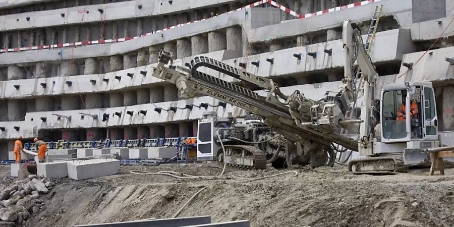 Konjunkturexperten schätzen die künftigen Bauinvestitionen nun etwas höher ein als zuvor. (Symbolbild)