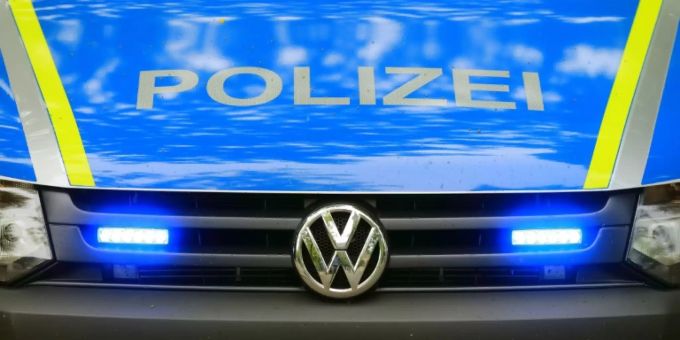 Polizei im Einsatz arian vermisst