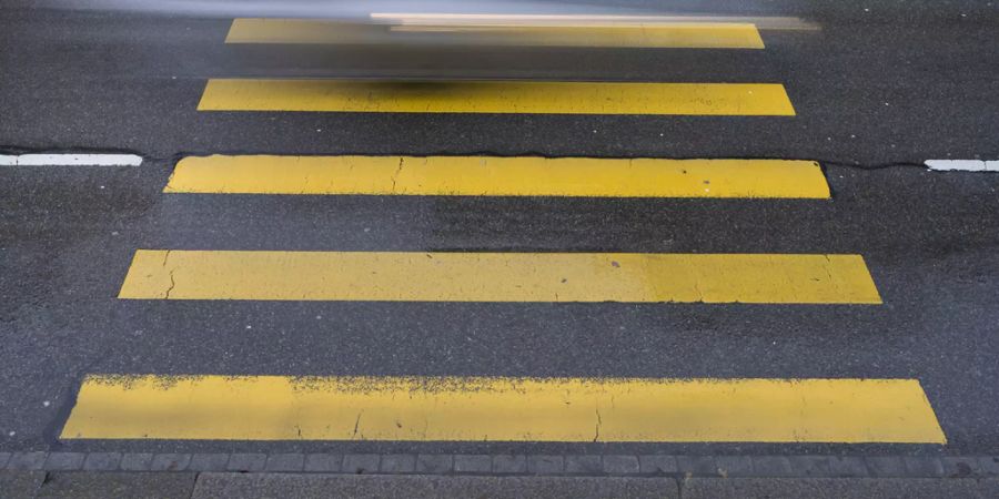 Polizei sucht Fussgängerin