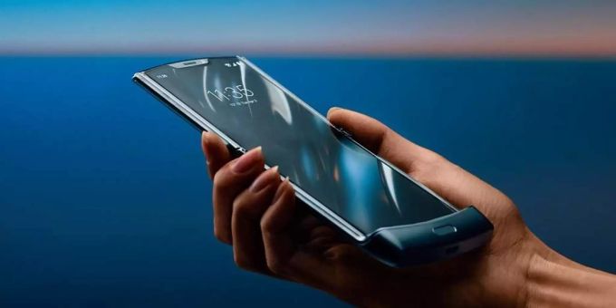 Seit 6. Februar ist das Motorola RAZR in den USA erhältlich. Bis jetzt sorgt es fast ausschliesslich für Negativschlagzeilen. Motorola Razr