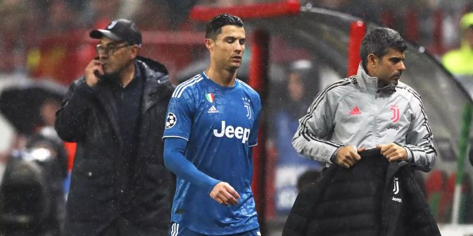 Cristiano Ronaldo wird gegen Lokomotiv Moskau ausgewechselt. Ronaldo