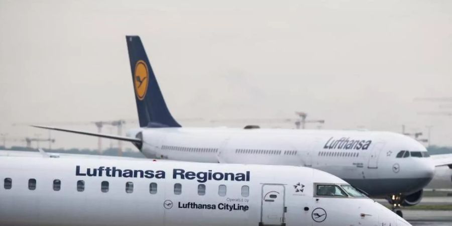 Ein Flugzeug der Lufthansa CityLine. Foto: Silas Stein/dpa