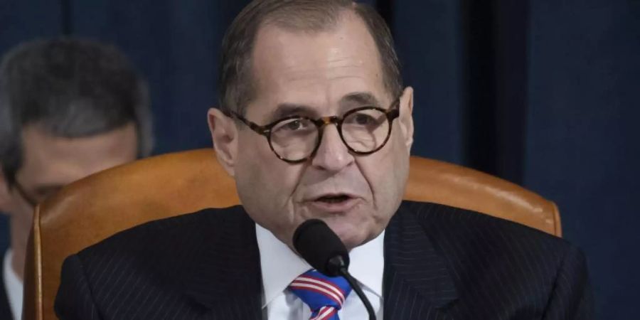 «Präsident Trump hat sich selbst über sein Land gestellt», sagt der demokratische Ausschussvorsitzende Jerry Nadler. Foto: Saul Loeb/AFP POOL/dpa