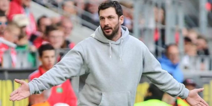 Der Mainzer Trainer Sandro Schwarz will mit seinem Team drei Punkte gegen den 1. FC Köln holen. Foto: Frank Rumpenhorst/dpa Der Mainzer Trainer Sandro Schwarz will mit seinem Team drei Punkte gegen den 1. FC Köln holen. Foto: Frank Rumpenhorst/dpa