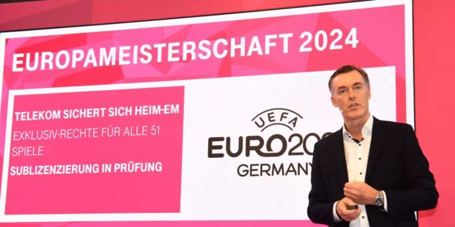 Die Deutsche Telekom hat die exklusiven Übertragungsrechte für die Fussball-EM 2024 erhalten. Foto: Felix Hörhager/dpa