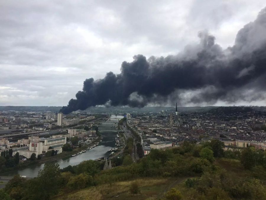 Fire at French factory in Rouen