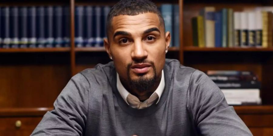 Der Fussballer Kevin-Prince Boateng 2016 im Ritz-Carlton in Berlin. Foto: Jens Kalaene/dpa-Zentralbild/dpa