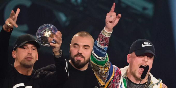 Luxus-Autos der Rap-Gruppe «187 Strassenbande» wurden beim Brand einer Garage zerstört. Garage
