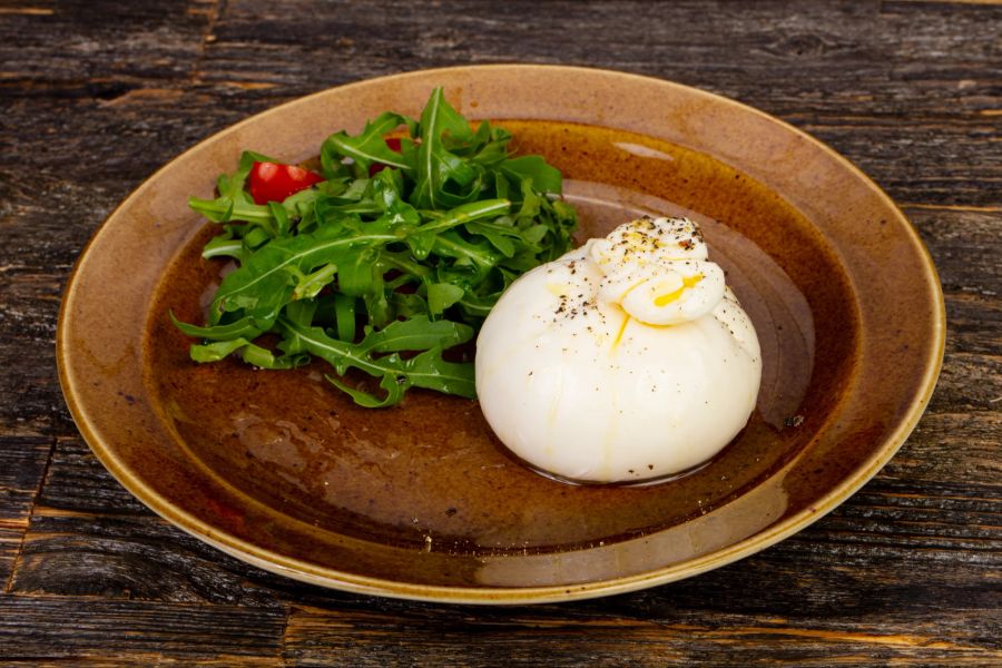 Burrata mit Rucola.