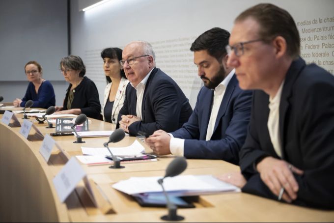 Der Schweizerische Gewerkschaftsbund und weitere Verbände setzen sich für ein Nein bei der BVG-Reform ein. BVG-Reform Nein