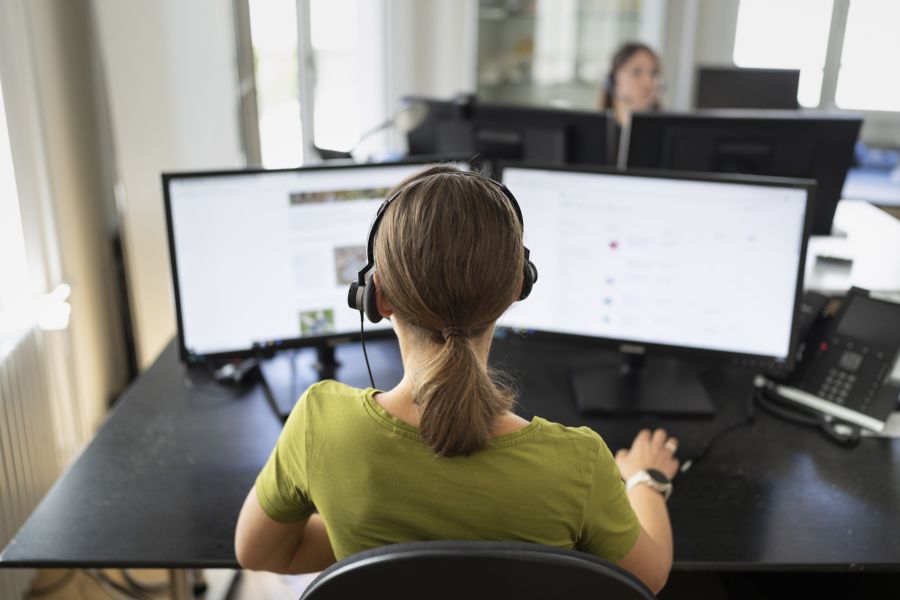 Besorgniserregend ansteigend ist hingegen die Zahl von Suizidversuchen mit Medikamenten bei Jugendlichen, so die Oberärztin von Tox Info Suisse.