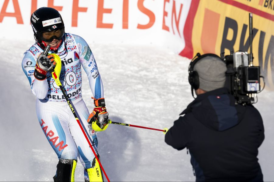 Dafür lässt sich der 24-Jährige feiern.