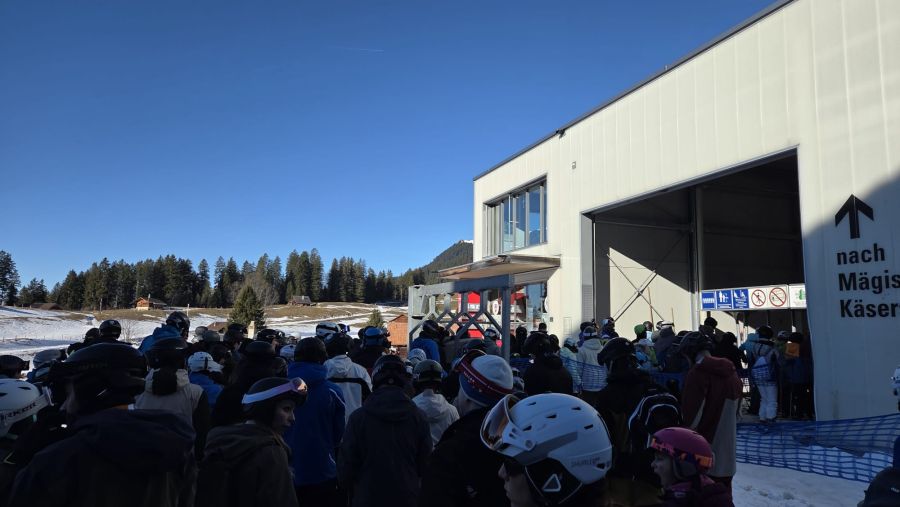 Bei der Gondel von Bidmi zur Mägisalp braucht es ein wenig Geduld.