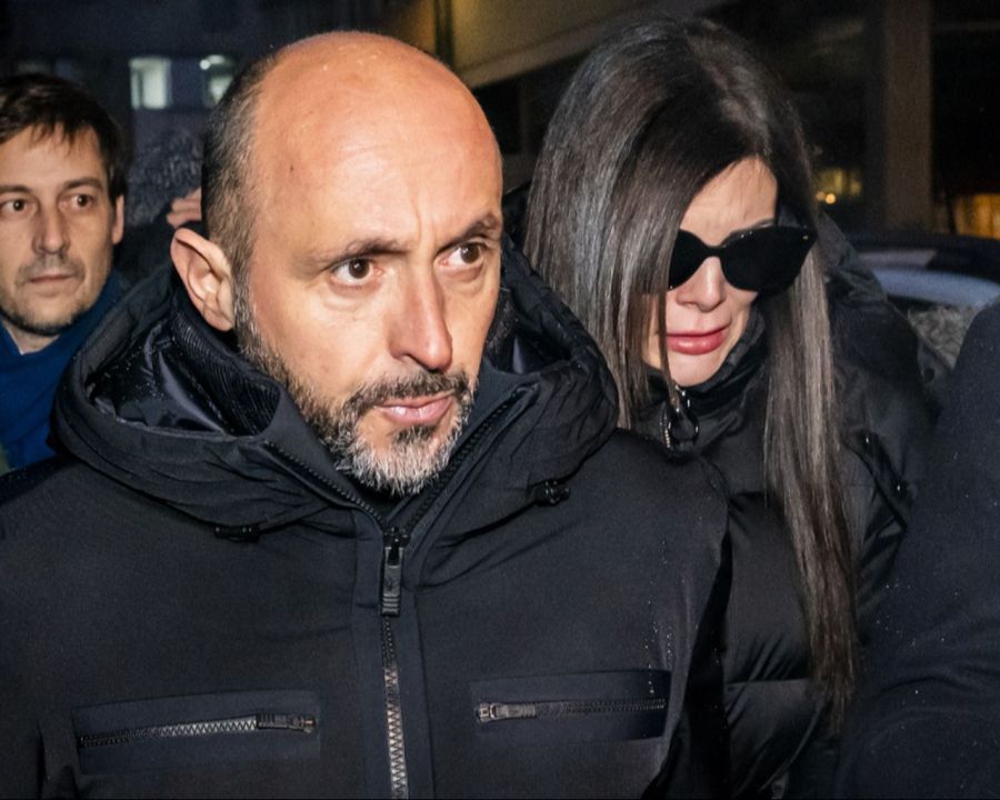 Damals wurde Jacques Moretti aufgefordert, die Besucherzahl auf 100 Personen pro Etage zu begrenzen.