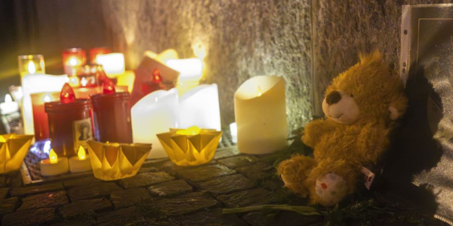 Nach der Brandkatastrophe von Crans-Montana will auch die Tessiner Regierung ein Verbot für Feuerwerke in geschlossenen Räumen erlassen. (Archivbild)