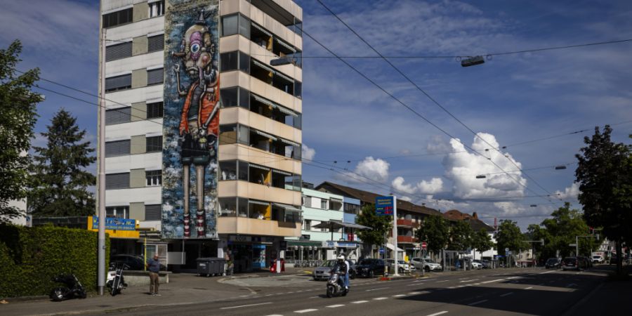 Das Tram Affoltern soll die Buslinie auf der Wehntalerstrasse ersetzen. Im Stadtzürcher Parlament war das Projekt umstritten. (Archivbild)