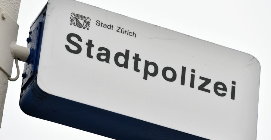 Die junge Zürcherin sagt, ihr habe ein Polizist zum Schuldgeständnis geraten – so bekäme sie nur eine Busse. (Archivbild)