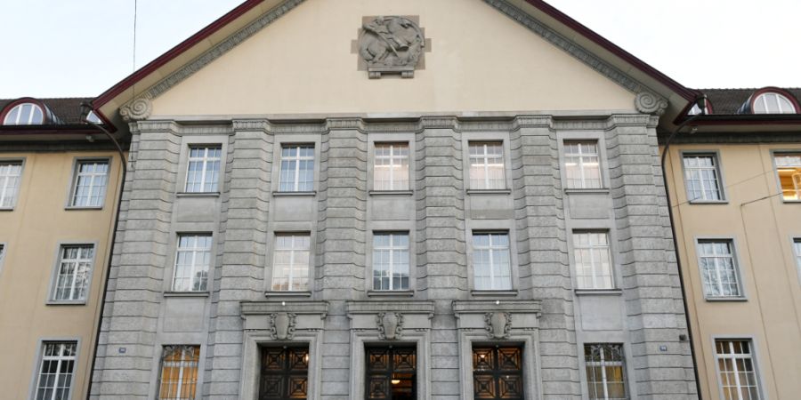 Mit der Messerattacke hoffte der Beschuldigte, ausgeschafft zu werden. (Archivbild)
