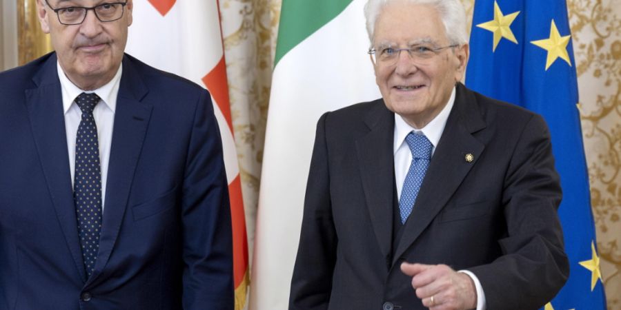 Die Rechnungen Schweizer Spitäler für die Behandlung italienischer Verletzten des Brandes von Crans-Montana sollen nicht mehr an betroffene Familien weitergeleitet werden. Das bestät...
