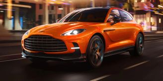 707 statt 007 - Aston Martin DBX707: Jetzt noch oranger und schneller