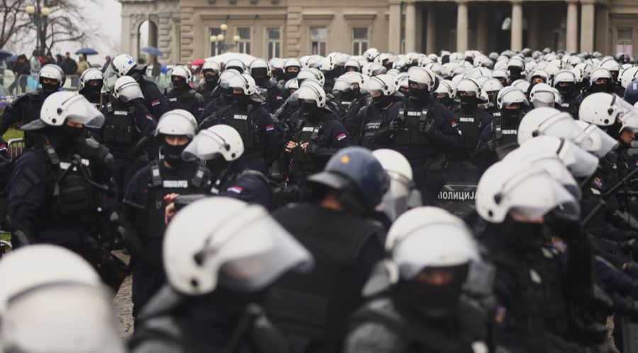 Auslöser für die Proteste war der Einsturz eines Bahnhofsvordachs in Novi Sad im November 2024. Damals kamen 16 Menschen ums Leben. (Symbolbild)