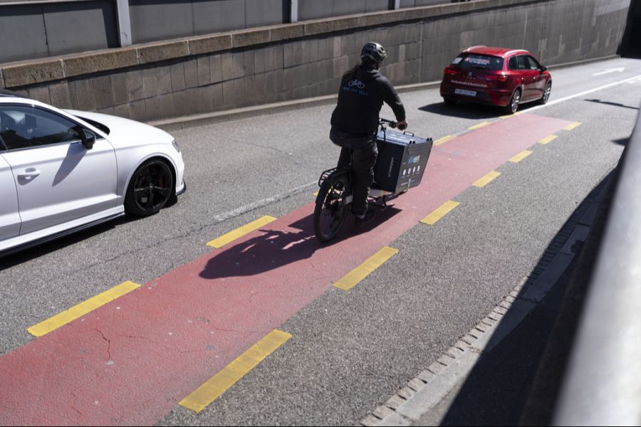 Aufgrund von Verkehrsverstössen fordert er eine Nummernpflicht für alle Cargobikes.