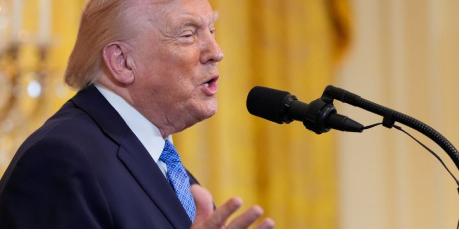 US-Präsident Donald Trump spricht während eines Chanukka-Empfangs im East Room des Weißen Hauses in Washington. Foto: Alex Brandon/AP/dpa