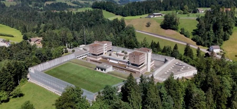 Der Verein wurde in der Zuger Justizvollzugsanstalt Bostadel gegründet.