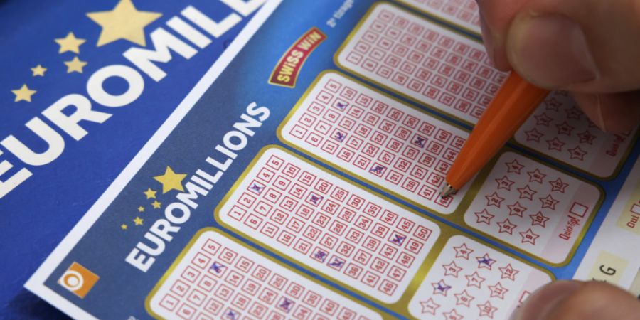 Für die nächste Ziehung am Dienstag befinden sich im Jackpot 16 Millionen Franken. (Archivbild)