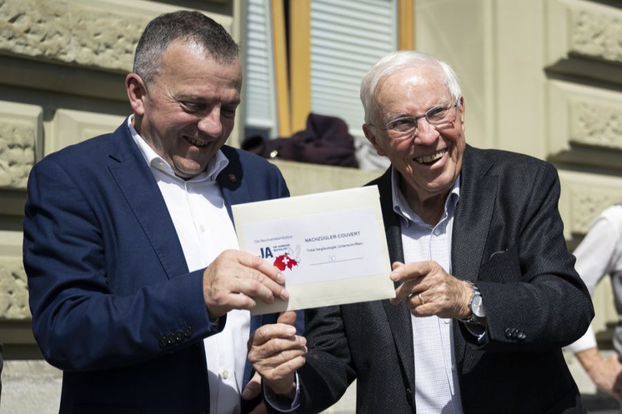 Die Schweiz soll «immerwährend bewaffnet neutral bleiben», findet die Vereinigung «Pro Schweiz» und Christoph Blocher. (Archivbild)