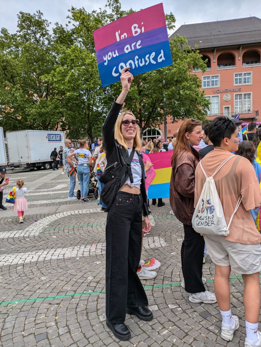 Lea Mishra ist Kernteammitglied beim Verein «Bisexuell Schweiz».