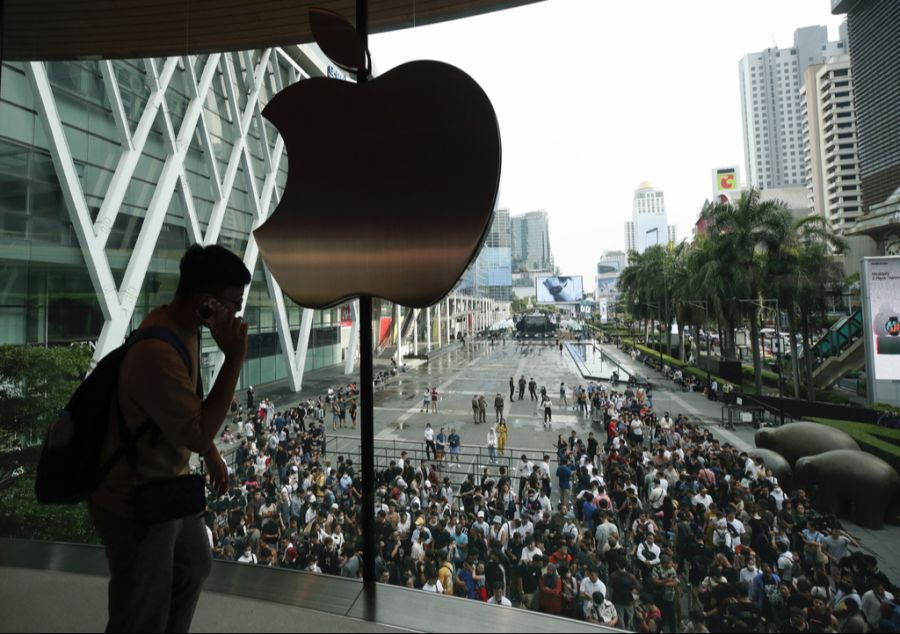 iphone 17 apple menschenmasse