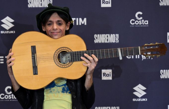 Die Teilnahme von Lucio Corsi am Eurovision Song Contest 2025 wurde von Fans und Kritikern als Bereicherung für den ESC wahrgenommen. lucio corsi