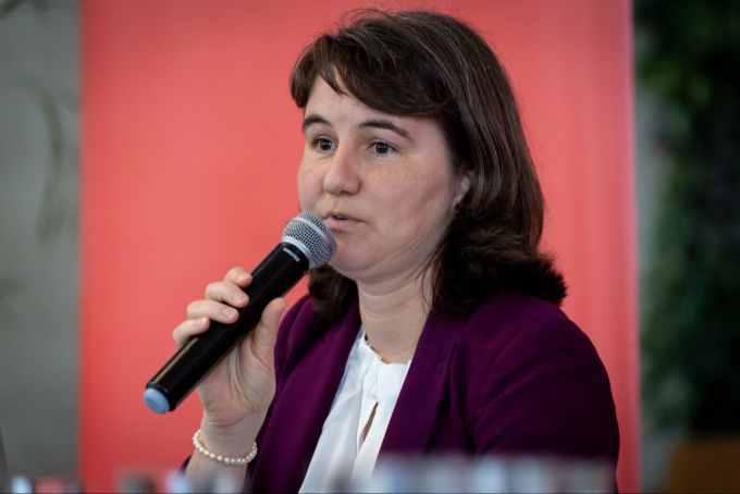 SP-Stadträtin Simone Brander wünscht sich eine Tempo-30-Verordnung für die Stadt Zürich. Tempo 30 Zürich Lärmreduktion