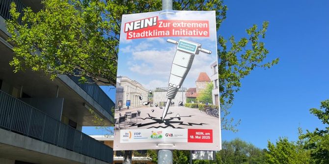 Plakat Himmel Baum Gebäude
