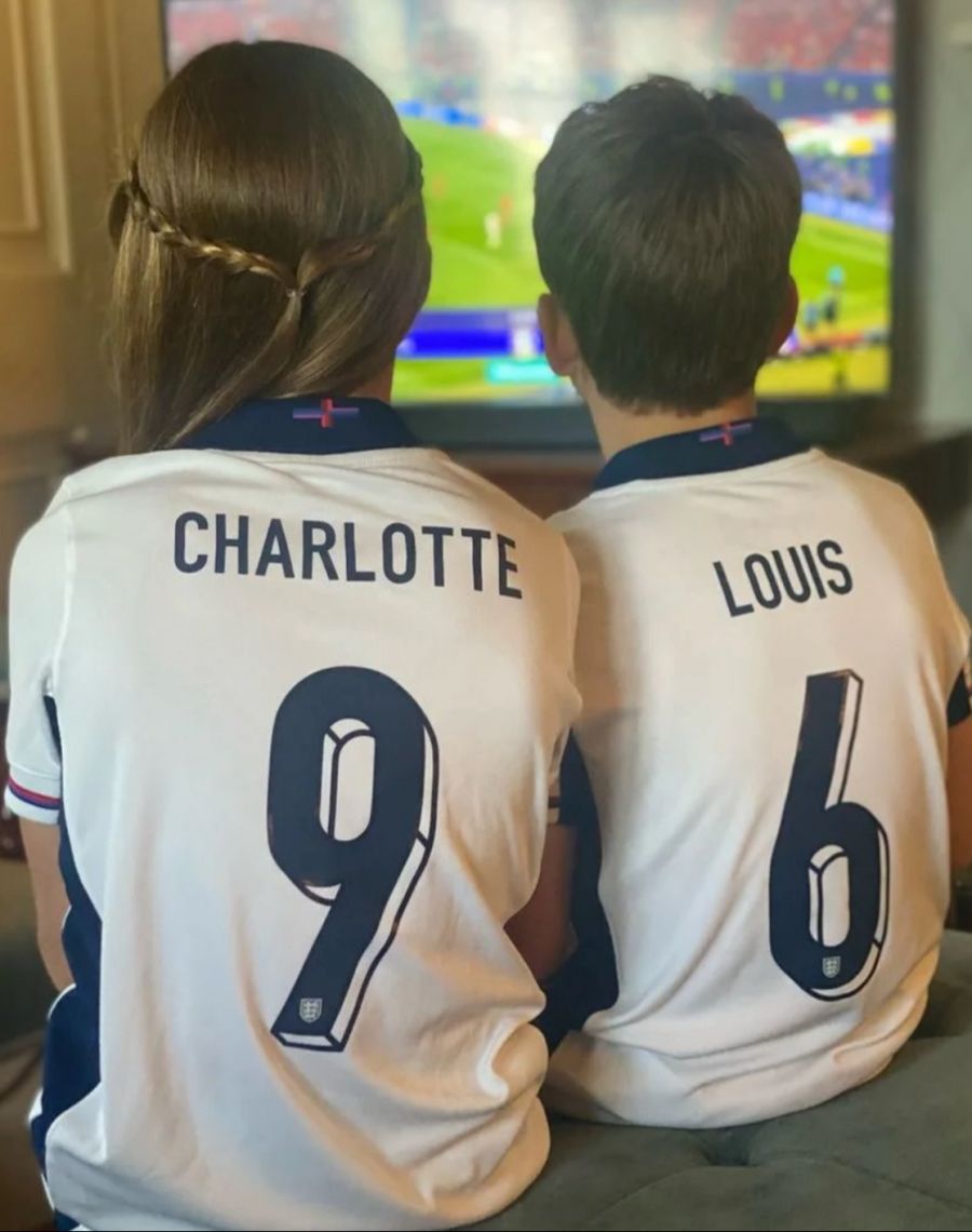 Charlotte ist ein bekennender Fan der Lionesses, wie ältere Social-Media-Posts zeigen.