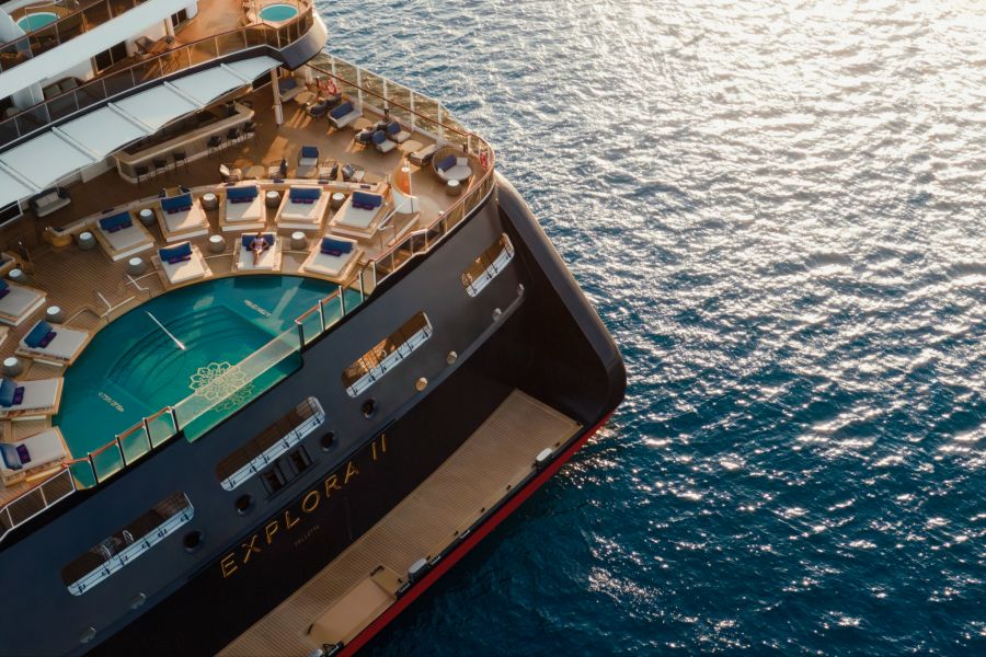 Explora II Pooldeck