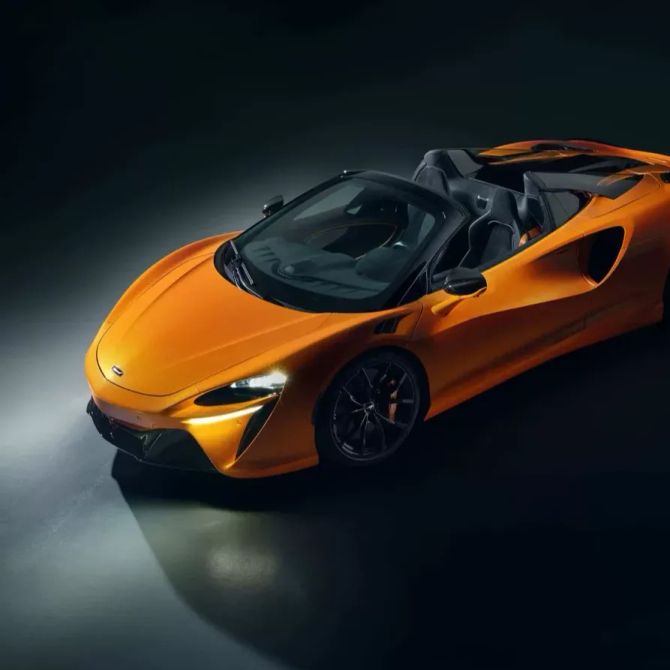 McLaren Artura Spider