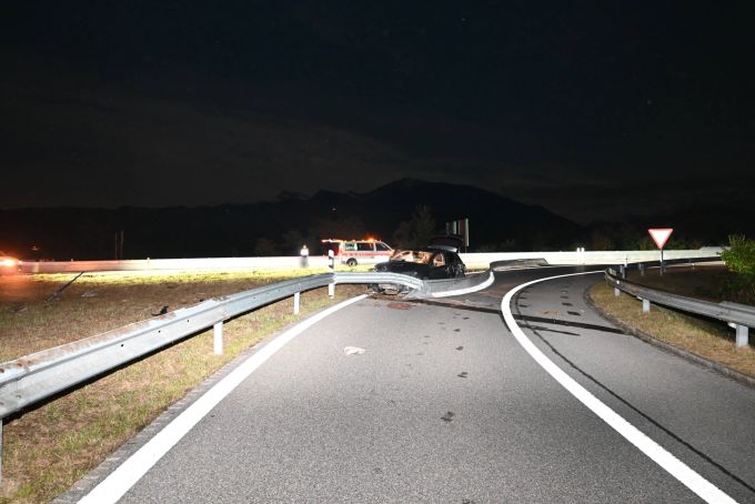 Beim Unfall entstand ein Sachschaden. Sachschaden.