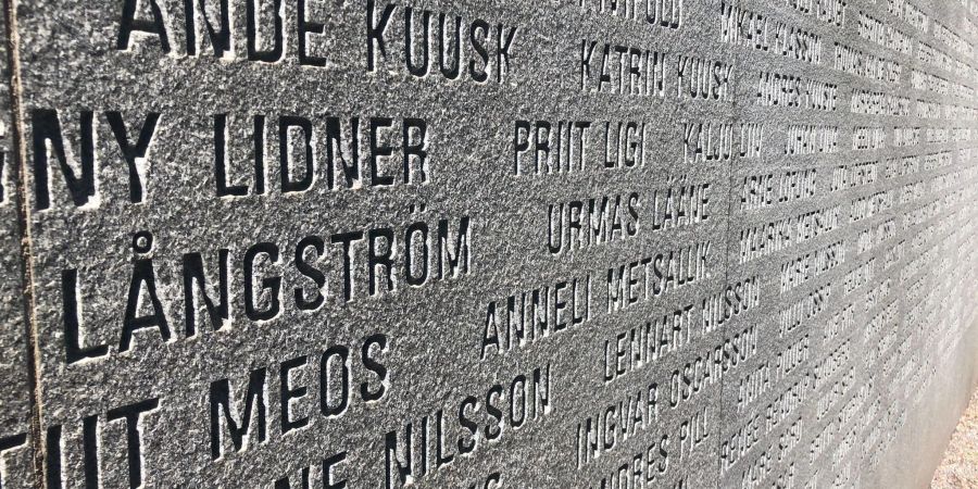 Am Estonia-Denkmal in Stockholm wird der 852 Todesopfer gedacht. (Archivfoto)