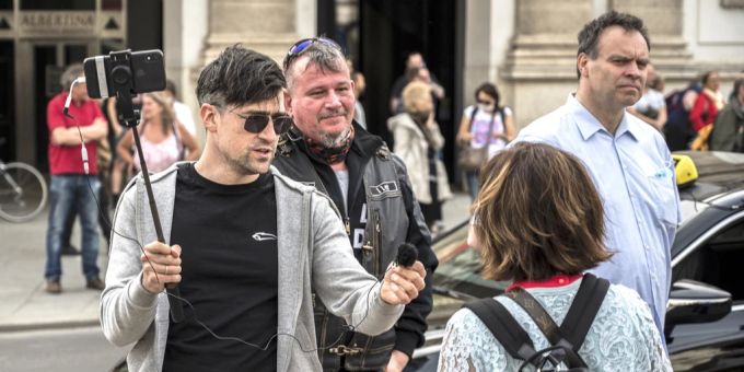 Der Rechtsextremist Martin Sellner (l.) darf bis auf Weiteres nicht in die Schweiz einreisen. (Archivbild) Martin Sellner Fedpol