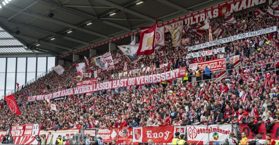 Sein neues Engagement bei Red Bull stösst den Fans dort sauer auf.