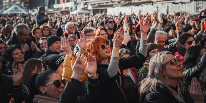 Interlaken - Touch the Mountains: Dabu Fantastic komplettieren Line-Up