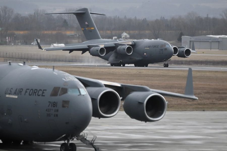 Laut einem Bericht hat das US-Verteidigungsministeriums über eine Million Dollar zu viel für Produkte für ihrer Flugzeuge des Modells Boeing C-17 bezahlt.