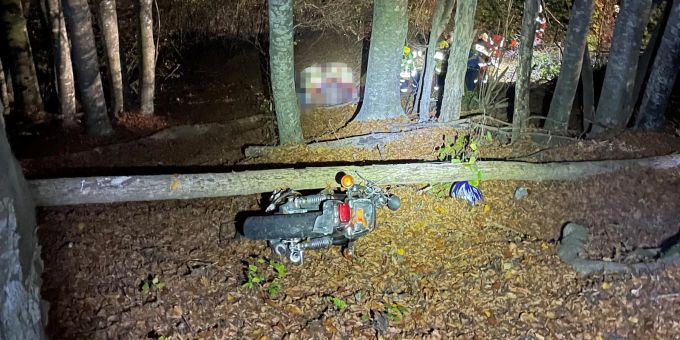 Grüsch: Schwerverletzter nach Sturz mit Motorrad. Sturz mit Motorrad.