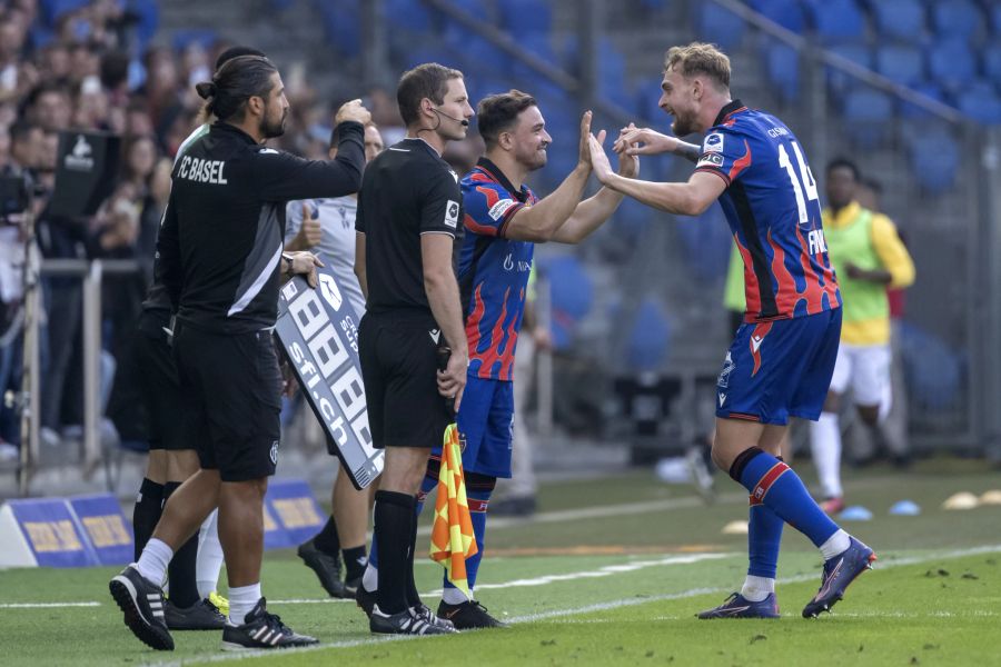 Nach 66 Minuten ist es dann so weit: Xherdan Shaqiri wird beim FC Basel eingewechselt.