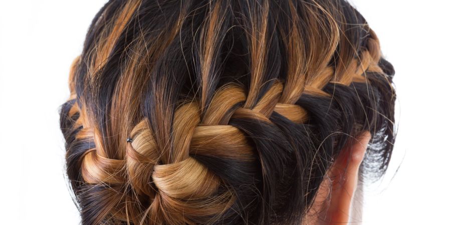 SChwarze haare mit strähnen