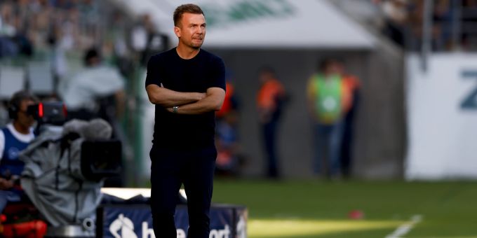Trainer Enrico Maasen im Spiel seines FC St.Gallen gegen den FC Luzern. FC St.Gallen