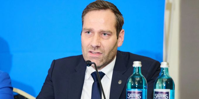 Deutschland - Polizisten gaben 2024 besonders viele tödliche Schüsse ab