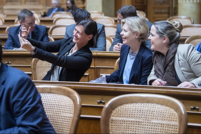 Monika Rüegger (SVP/OW), Esther Friedli, (SVP/SG) und Martina Bircher (SVP/AG), von links, im Nationalratssaal, anlässlich des Empfangstags für Neugewählte, am 22. November 2019, im Bundeshaus in Bern. Monika Rüegger Esther Friedl